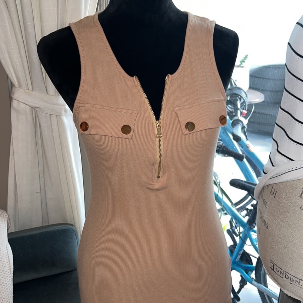 Oufeiya tan ribbed sleeveless tank top gold metal zipper pocket buttons Small​ - Picture 3 of 8